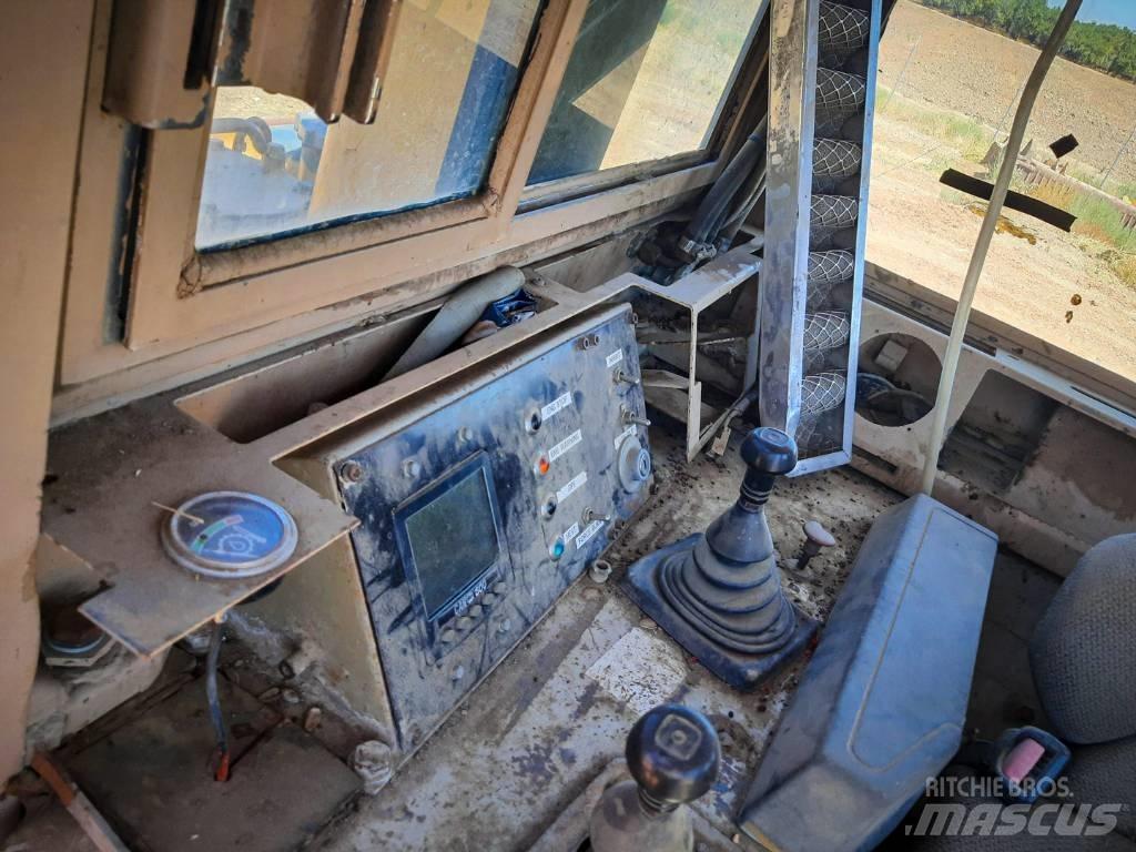 Komatsu D 375-1 Гусеничные бульдозеры
