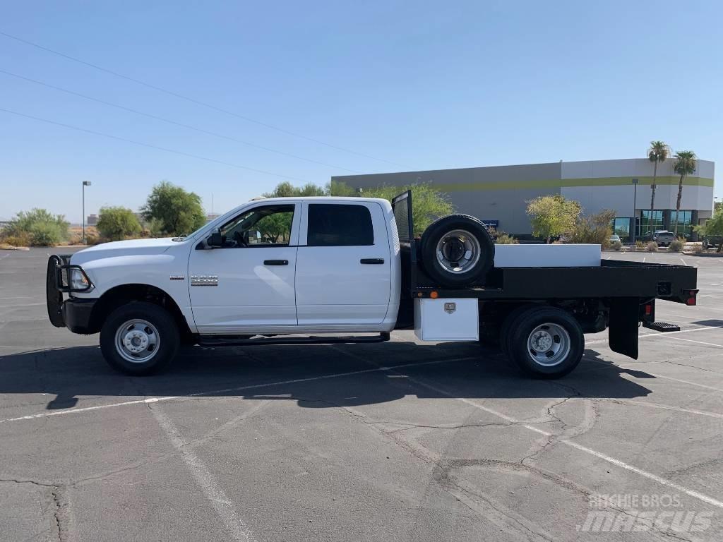 RAM 3500 TRADESMAN Грузовики-платформы/боковая разгрузка