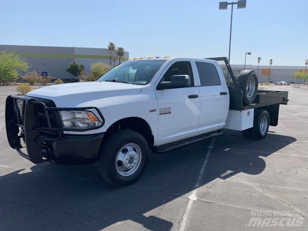 RAM 3500 TRADESMAN Грузовики-платформы/боковая разгрузка