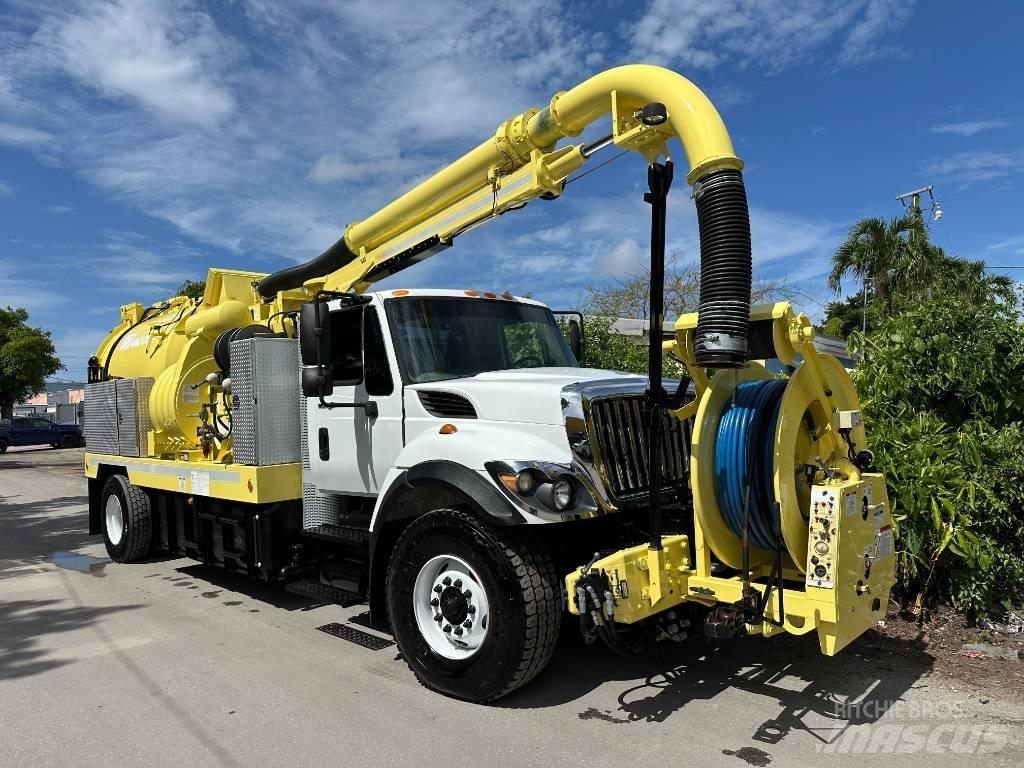 International 7400 Ассенизаторские машины