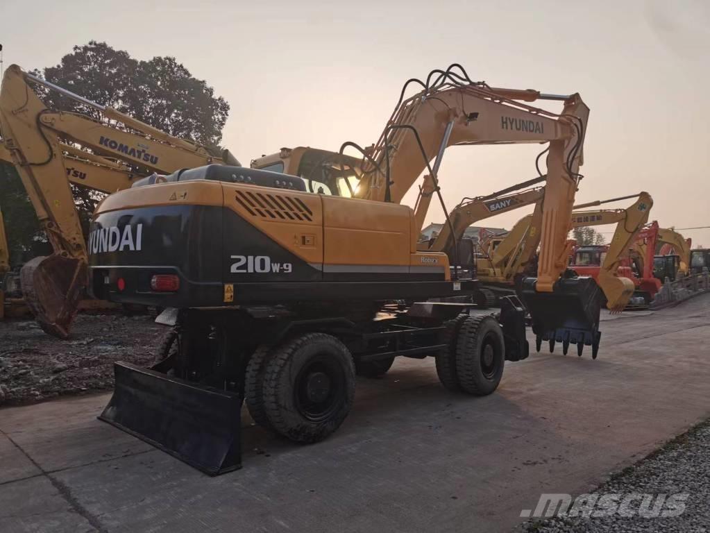 Hyundai R210W-7 Колёсные экскаваторы