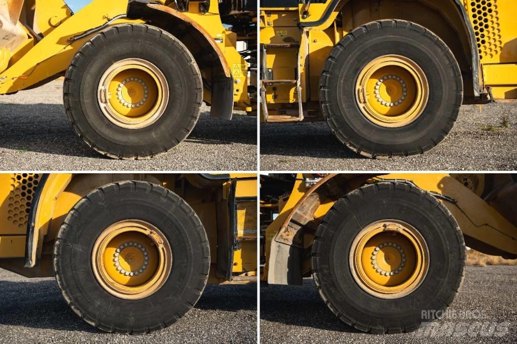 CAT 950M Фронтальные погрузчики