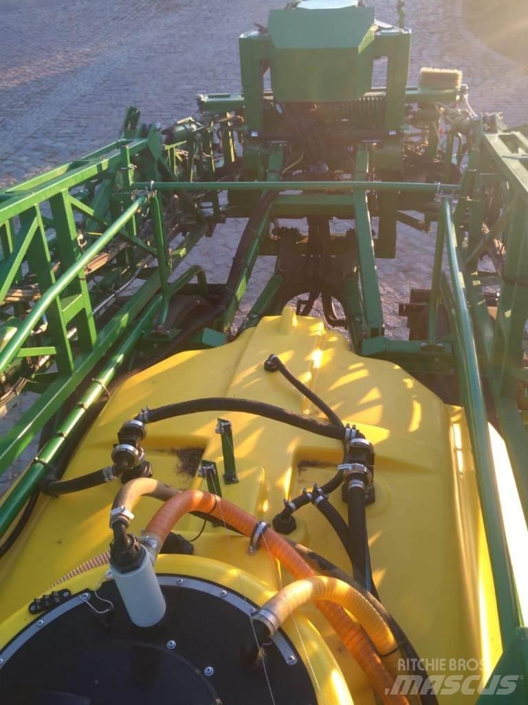John Deere R944i Прицепные опрыскиватели