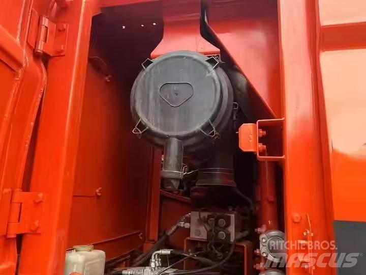 Doosan DX 225 LC Гусеничные экскаваторы