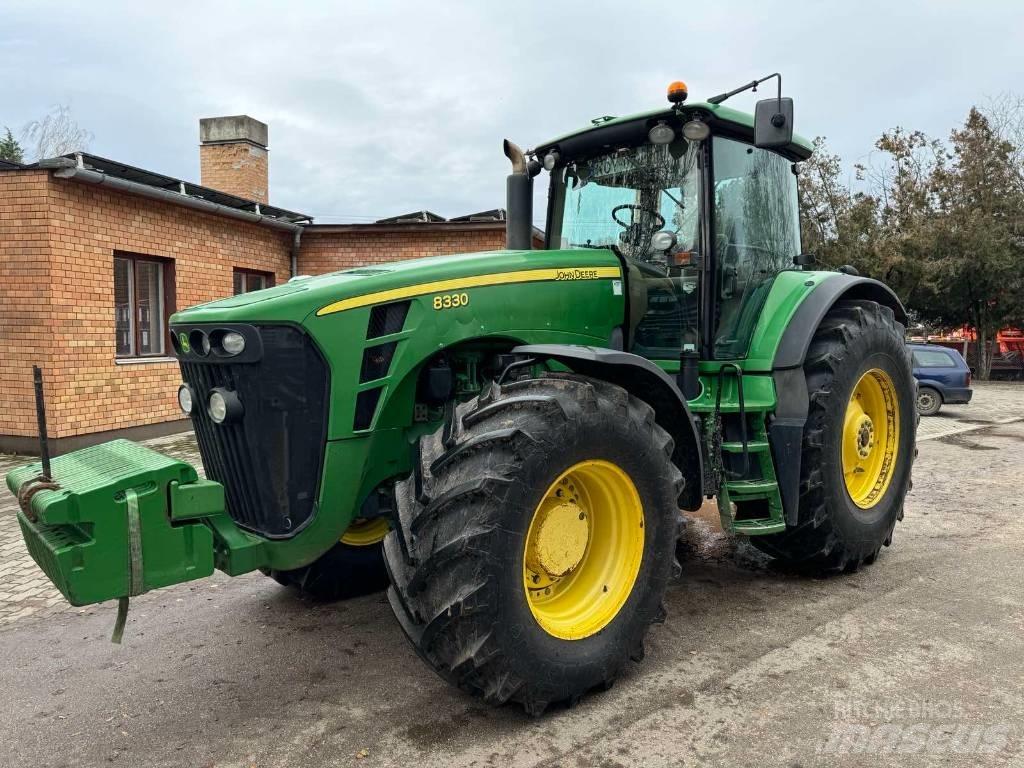 John Deere 8330 Трактора