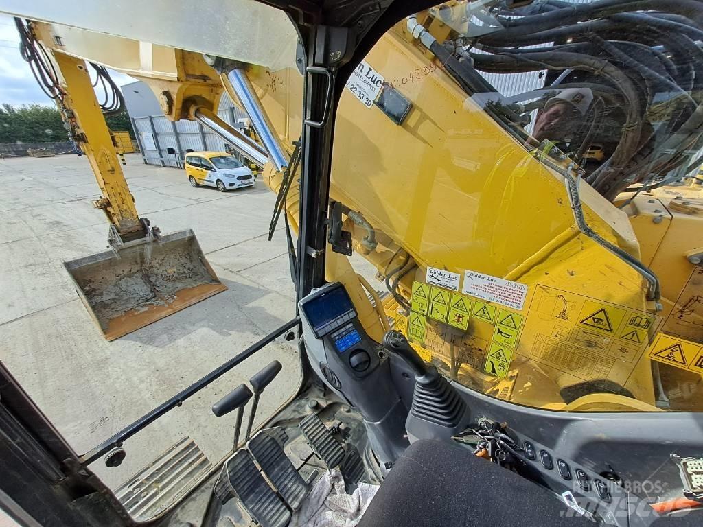 Komatsu PC228USLC-8 Гусеничные экскаваторы