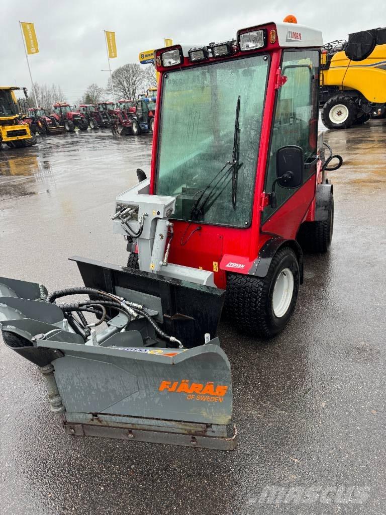 Timan Tool-Trac 245 Коммунальные машины