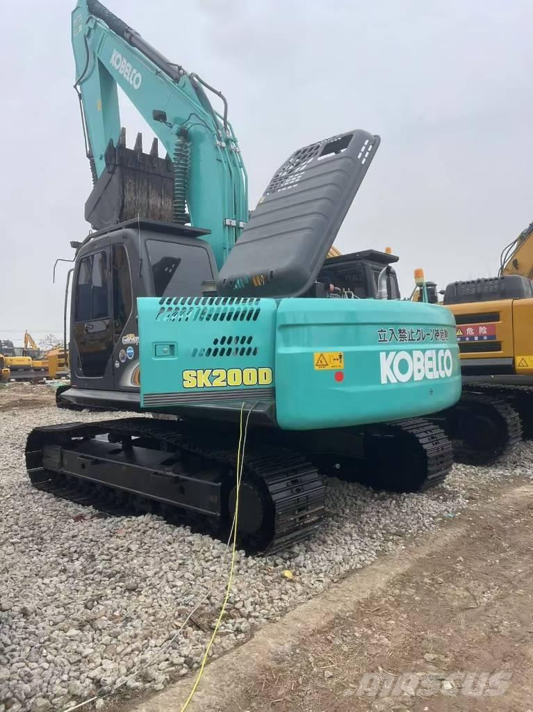 Kobelco SK 200 Гусеничные экскаваторы