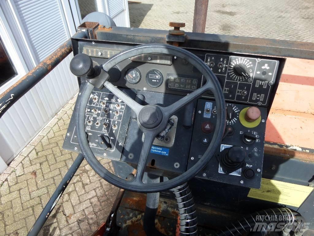 Dynapac F 8-4W Асфальтоукладчики