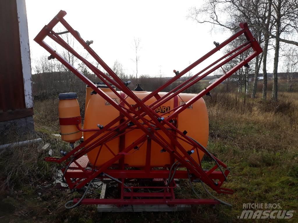 Junkkari 8/700 Навесные опрыскиватели