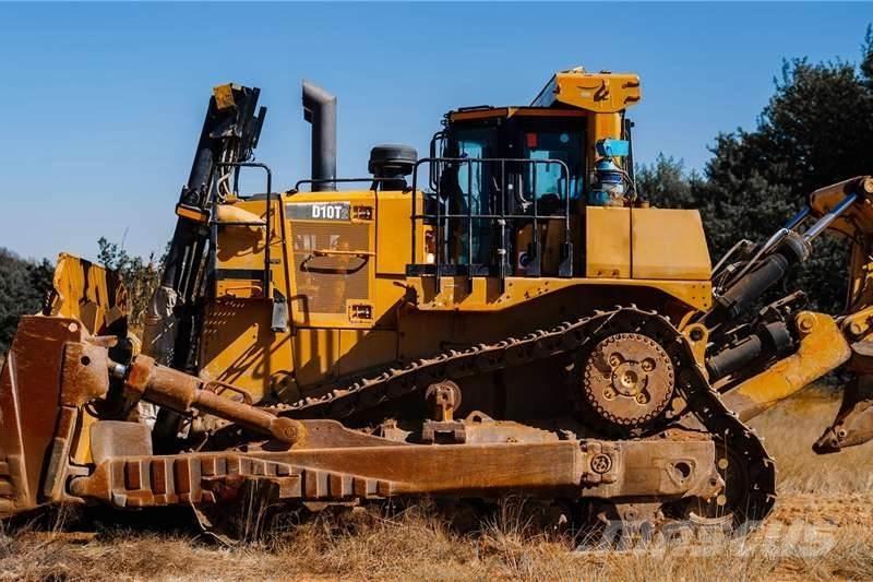 CAT D10T Гусеничные бульдозеры