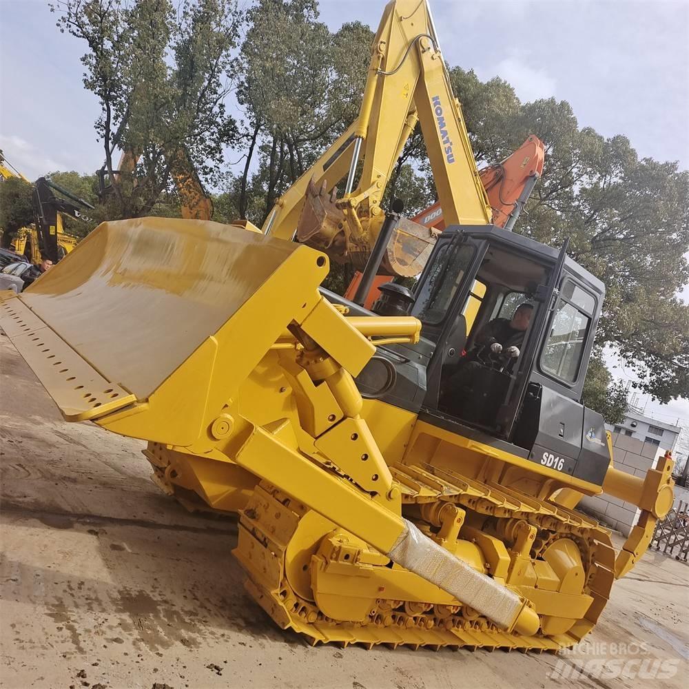 Shantui SD 16 Гусеничные бульдозеры