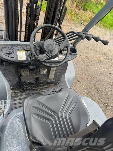 Toyota 8 FDF 30 Дизельные погрузчики