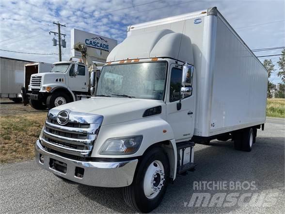 Hino 338 Грузовики-Фургоны