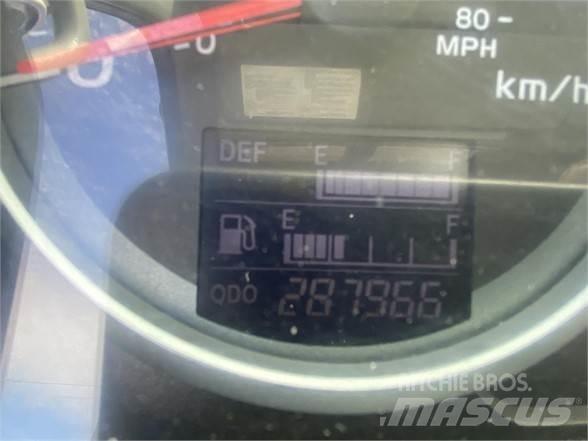 Hino 338 Грузовики-Фургоны