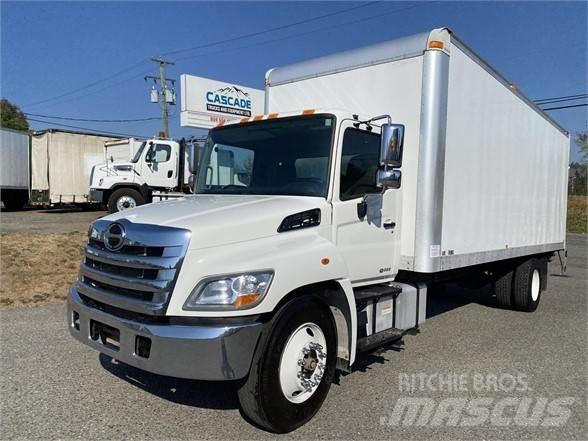 Hino 338 Грузовики-Фургоны