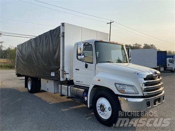 Hino 338 Тентованные грузовики