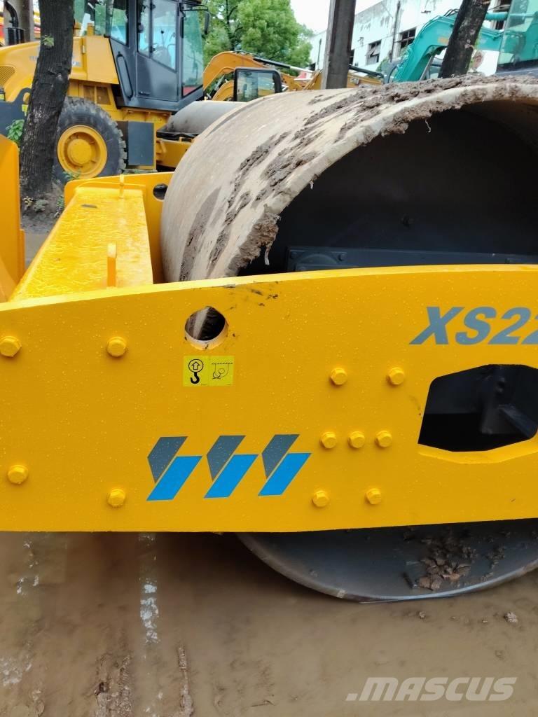 XCMG XS 223 J Грунтовые катки