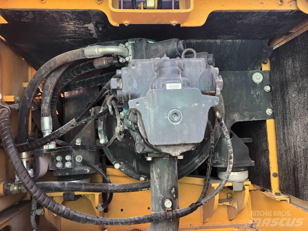 Komatsu 350 Гусеничные экскаваторы