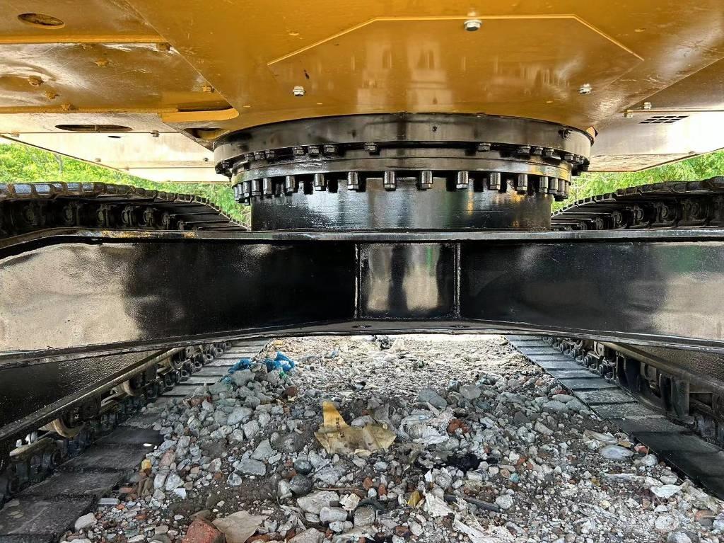 CAT 320 D2L Малые экскаваторы 7т-12т