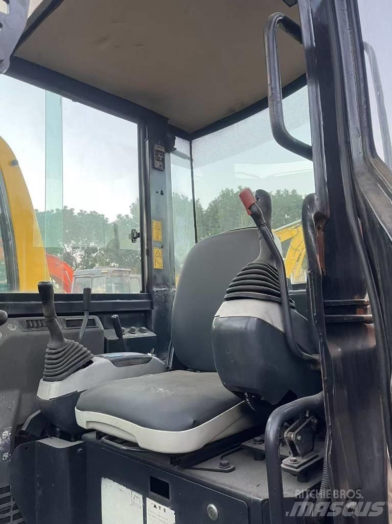 Komatsu PC 30 Гусеничные экскаваторы
