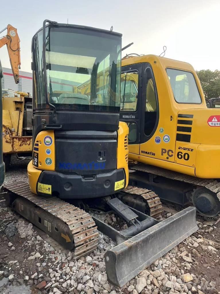 Komatsu PC 30 Гусеничные экскаваторы
