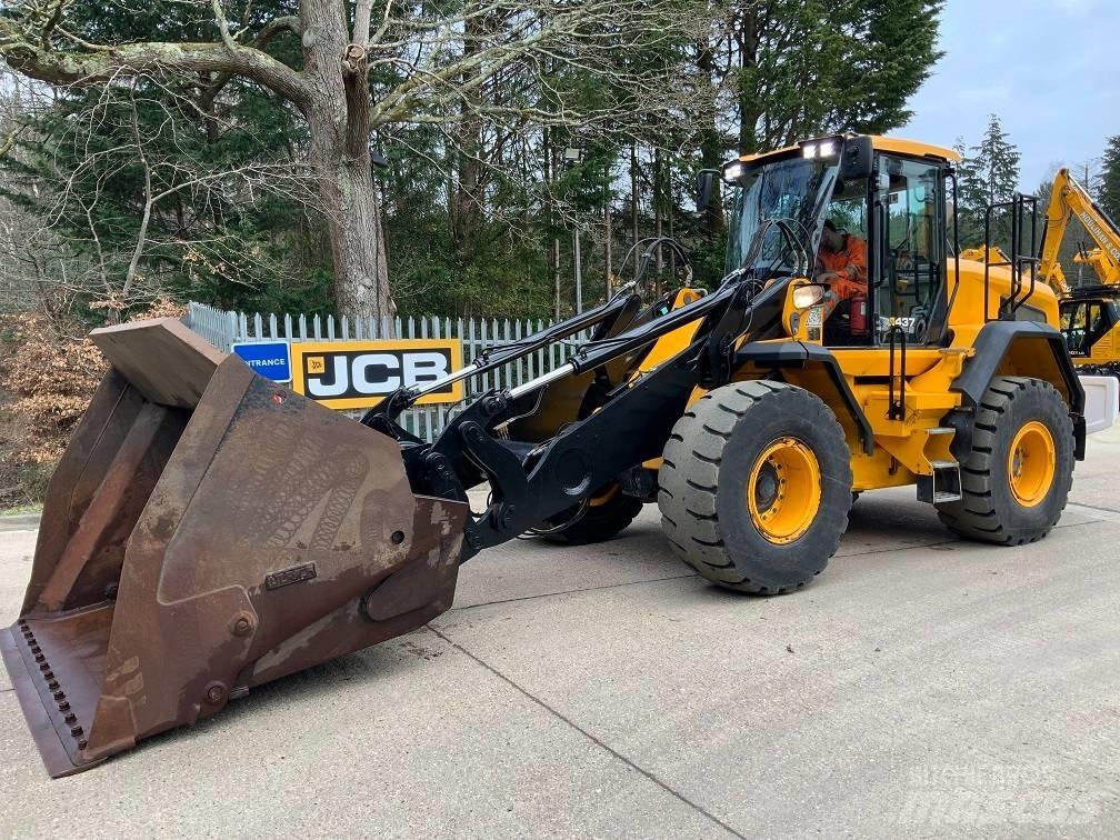 JCB 437 HT Фронтальные погрузчики