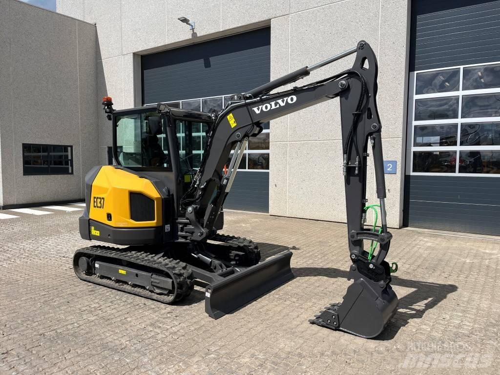 Volvo EC37F Мини-экскаваторы