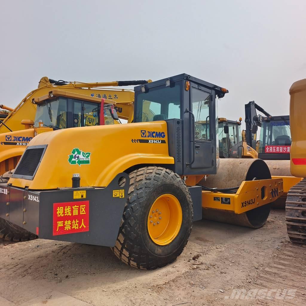 XCMG XS 143J Грунтовые катки