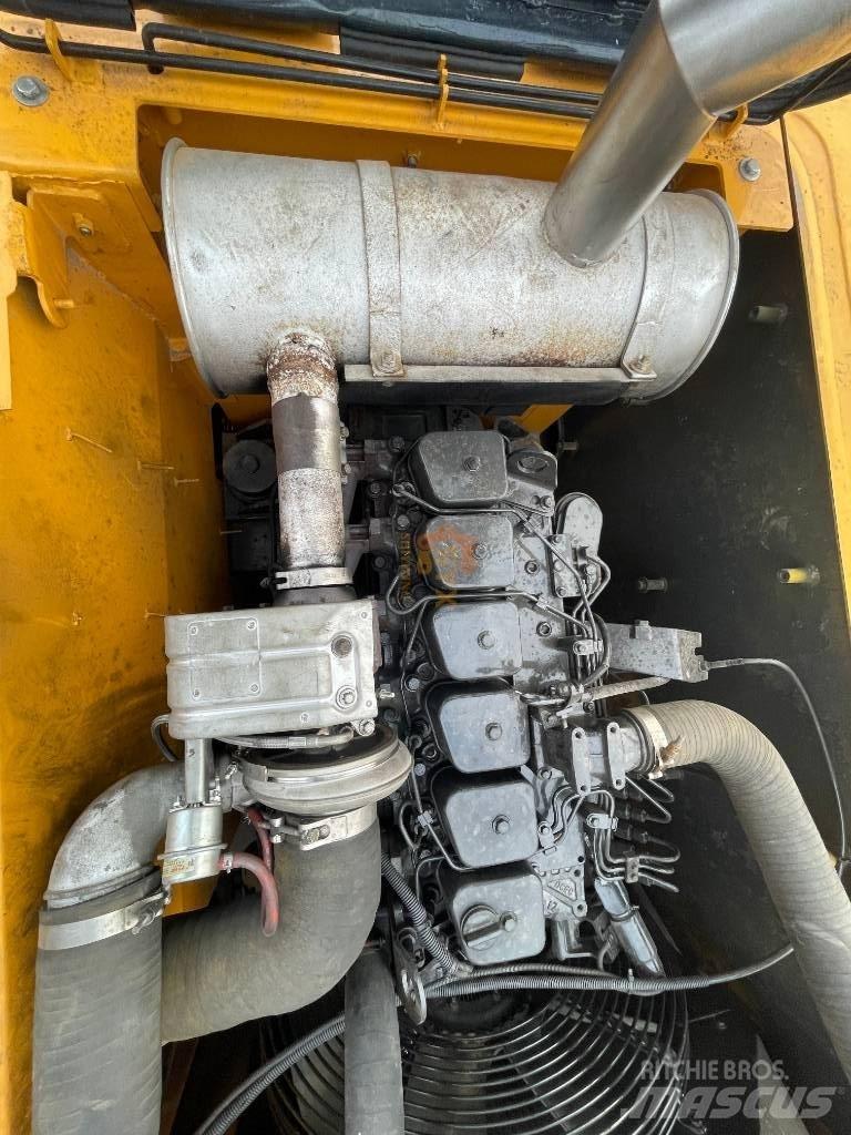 Hyundai 210W-9 Колёсные экскаваторы