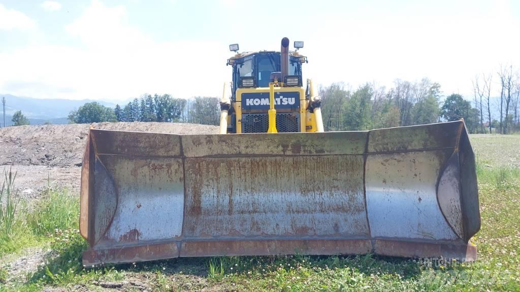 Komatsu D 65 PX-17 Гусеничные бульдозеры