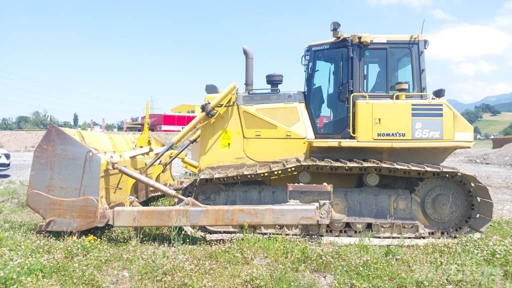 Komatsu D 65 PX-17 Гусеничные бульдозеры