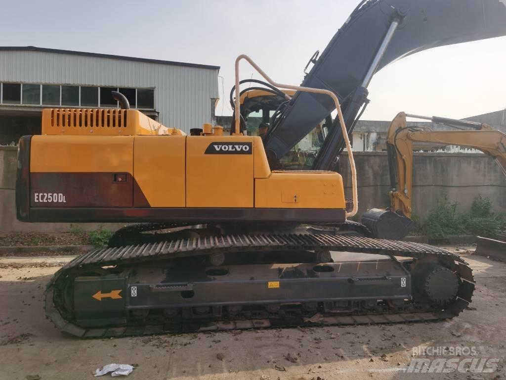 Volvo EC 250 D L Гусеничные экскаваторы