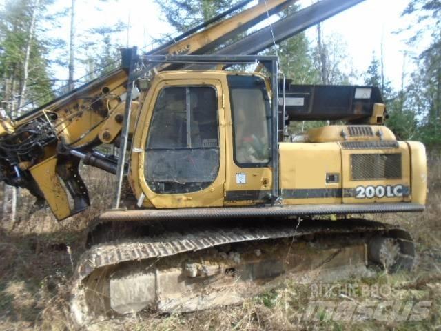 John Deere 200 LC Сучкорезы