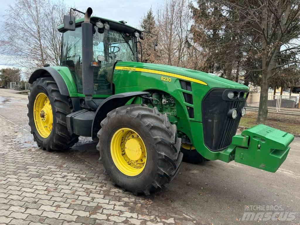 John Deere 8230 Трактора