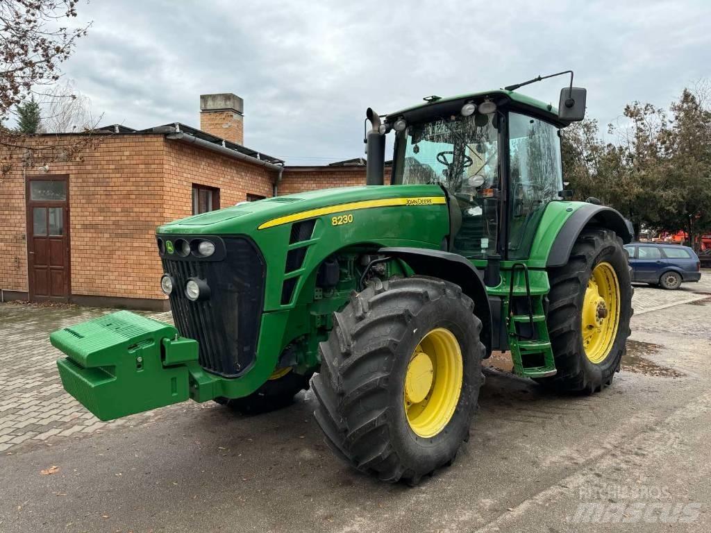 John Deere 8230 Трактора
