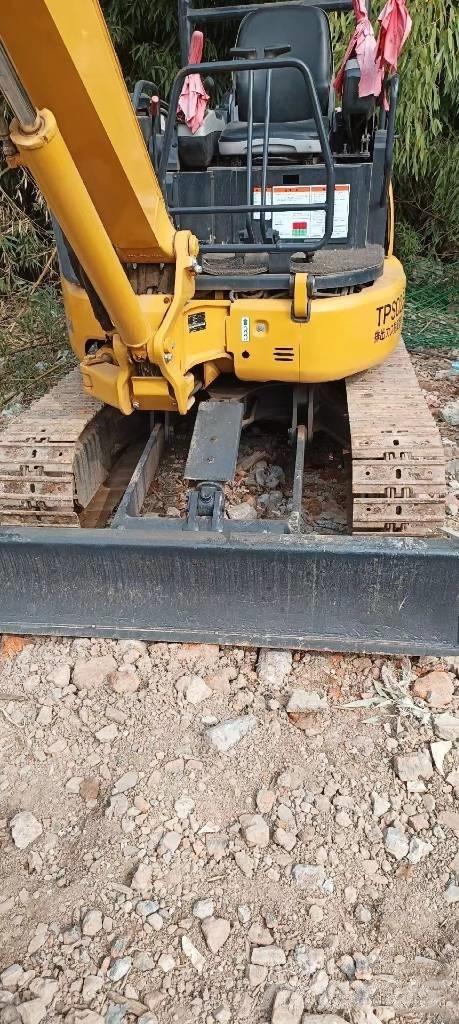 Komatsu PC35 Мини-экскаваторы
