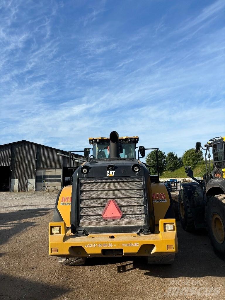 CAT 966m Фронтальные погрузчики