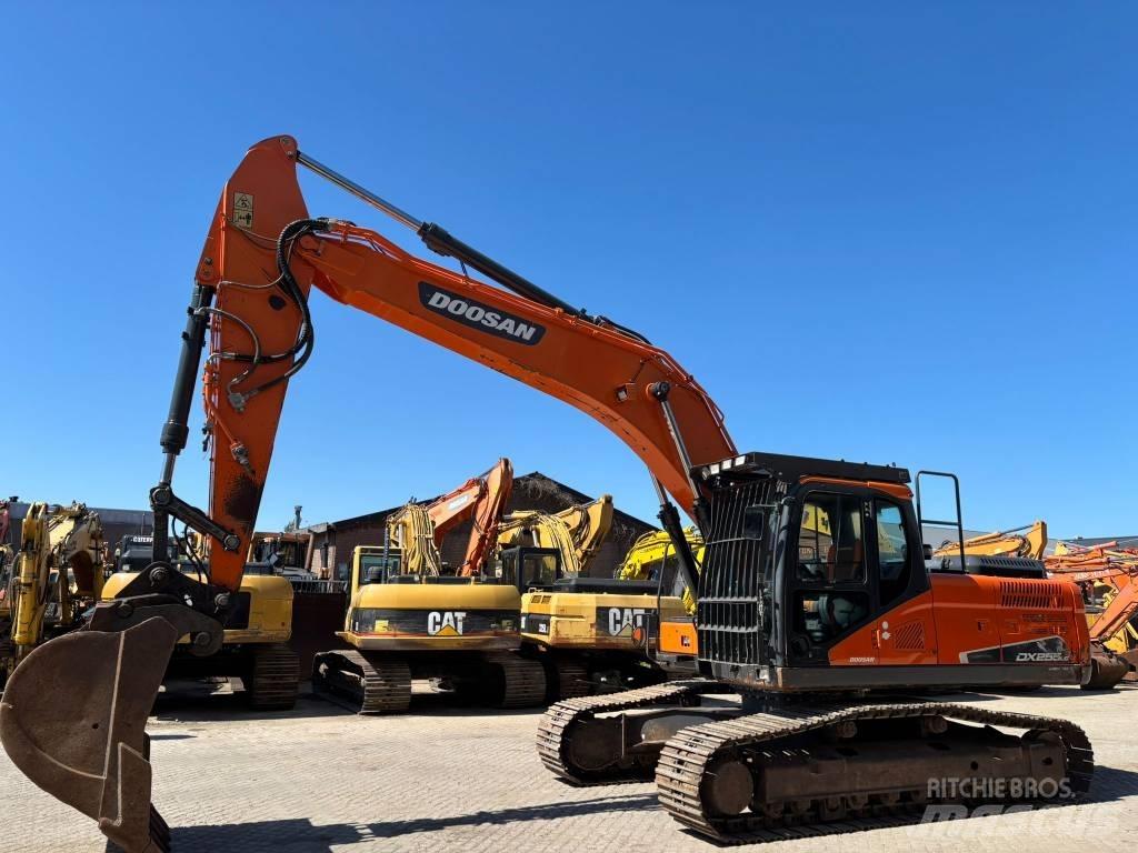 Doosan DX 255 NLC-5 Гусеничные экскаваторы