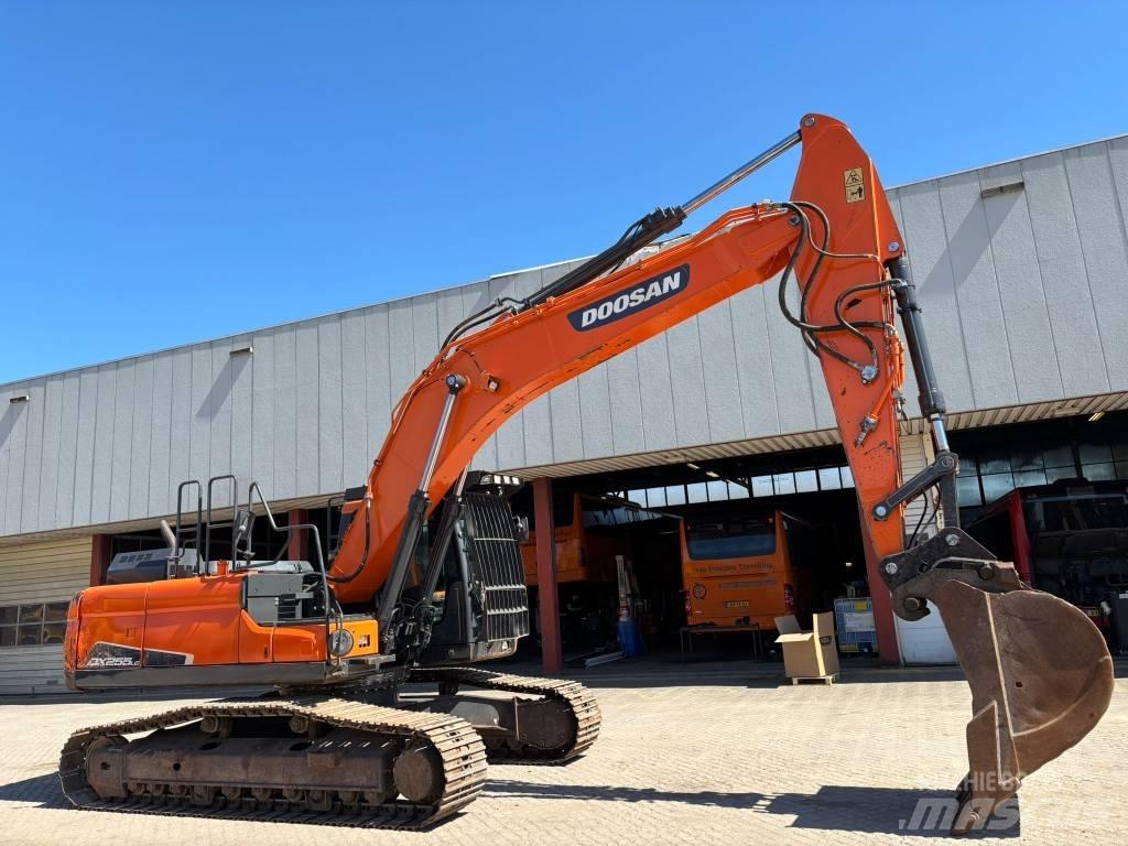 Doosan DX 255 NLC-5 Гусеничные экскаваторы