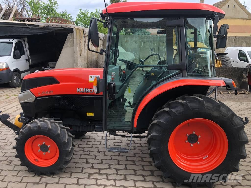 Kubota L2-421 Коммунальные тракторы