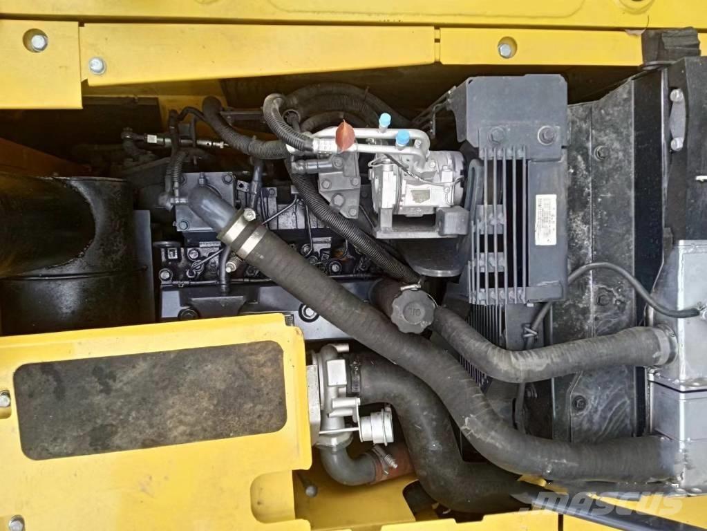 Komatsu PC130-7 Гусеничные экскаваторы