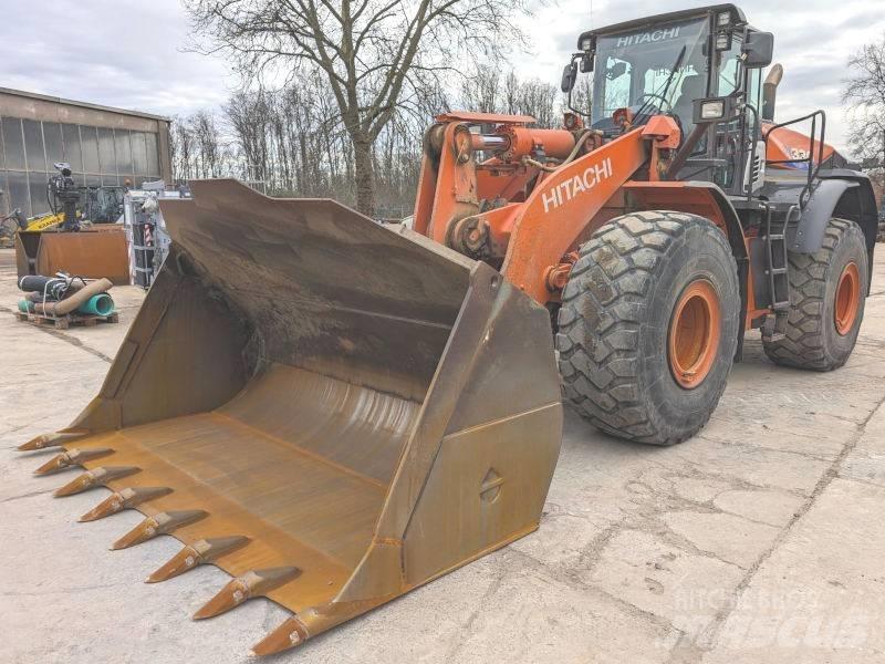 Hitachi ZW 330 Фронтальные погрузчики