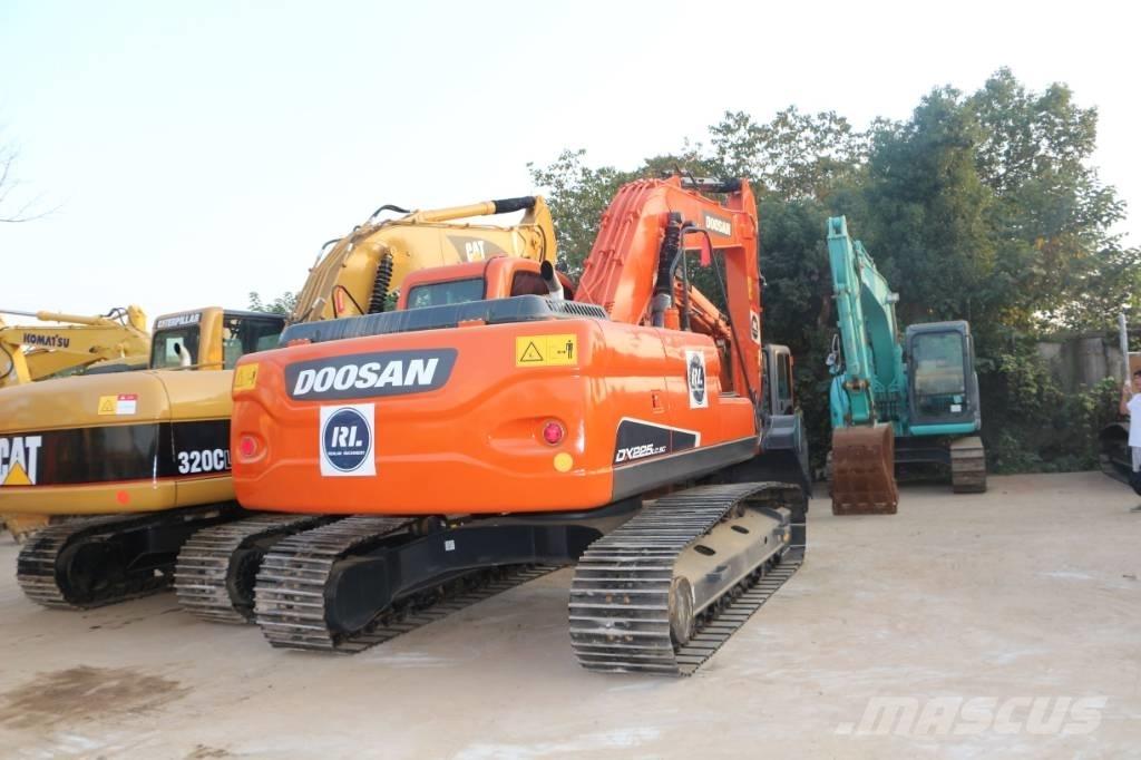 Doosan dx225 Гусеничные экскаваторы