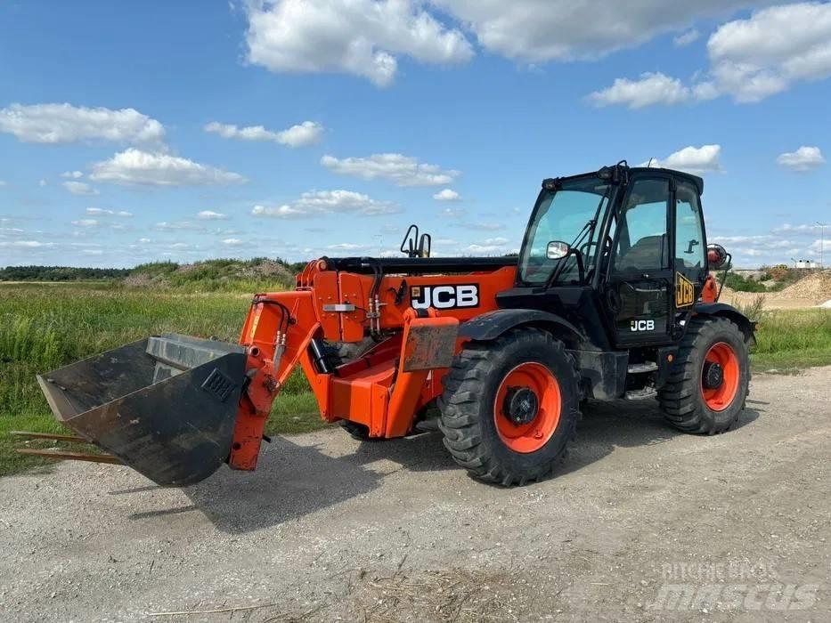 JCB 540-140 Телескопические погрузчики