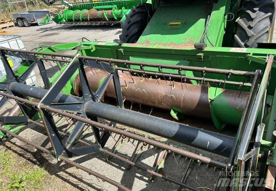 John Deere 1055 Зерноуборочные комбайны