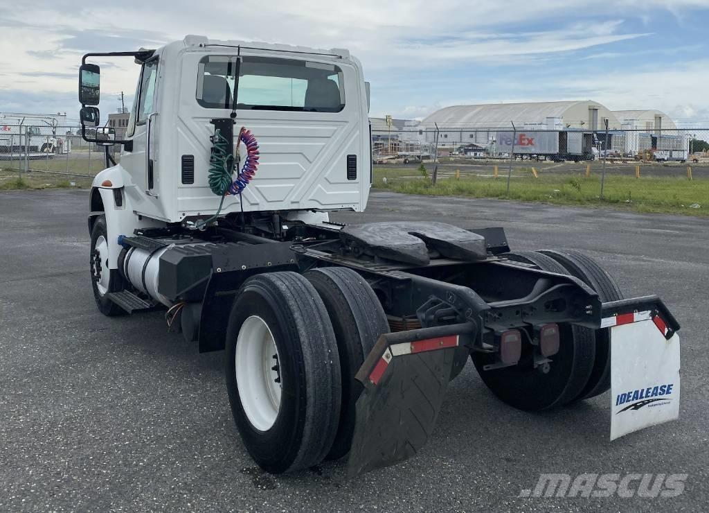 International MV607 Седельные тягачи