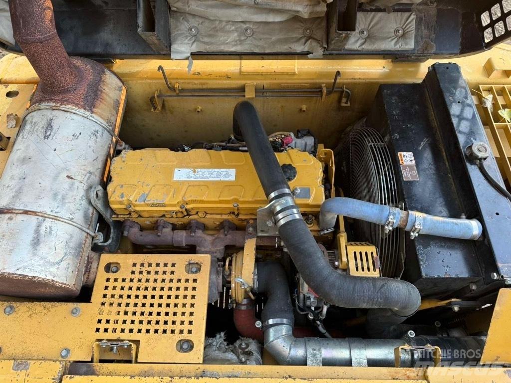 CAT 330CL Гусеничные экскаваторы
