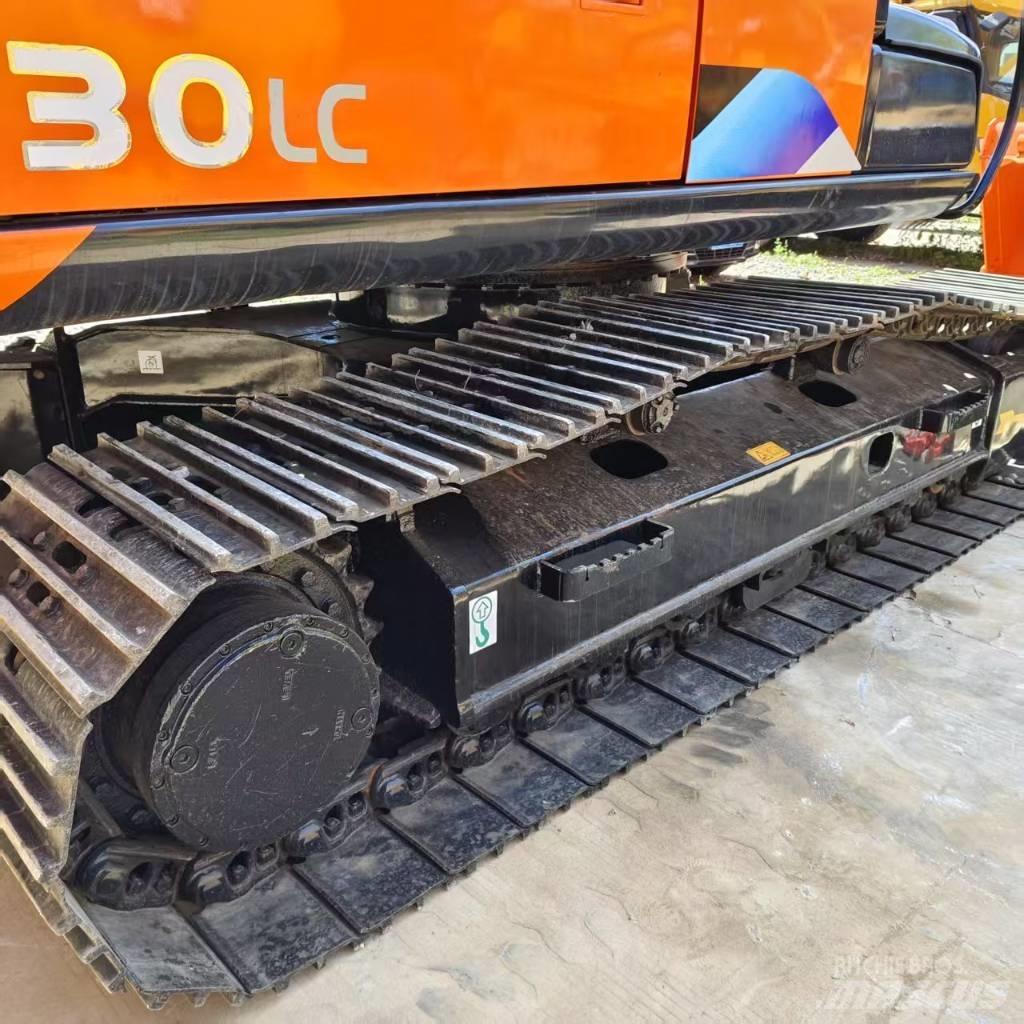 Hitachi ZX 130 Гусеничные экскаваторы