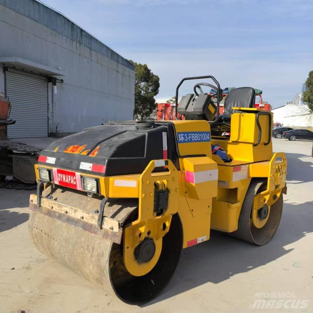Dynapac CC 142 Катки тротуарные